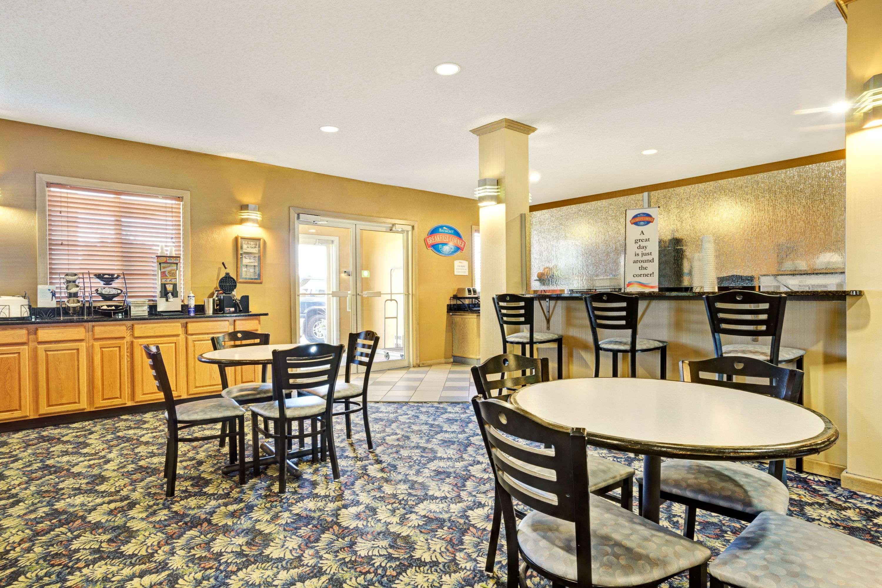 瓦佩顿贝蒙特套房酒店 Wahpeton 外观 照片