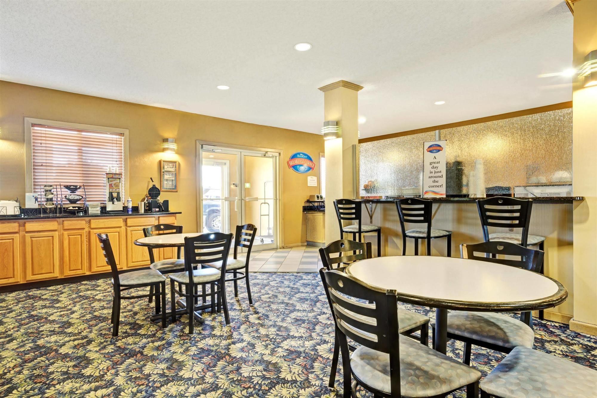 瓦佩顿贝蒙特套房酒店 Wahpeton 外观 照片
